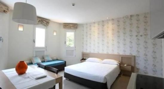 Le Rose Suite - 143