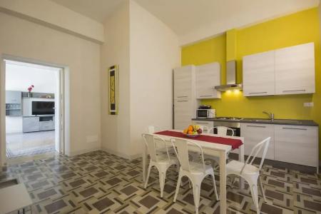 Regis Condo - 185