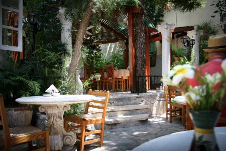 Kiniras Traditional & Restaurant - 14