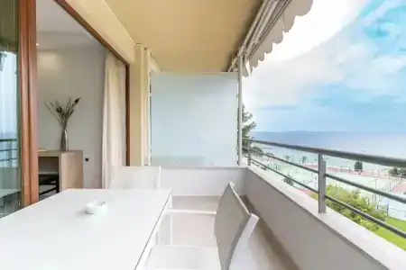 The Residence - 117