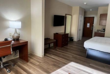 Microtel Inn & Suites by Wyndham College Station - 89