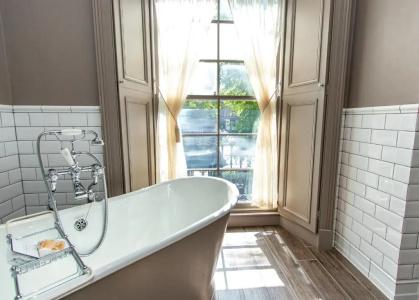The Raeburn - 52