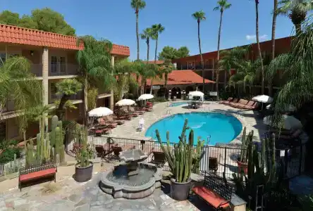 DoubleTree Suites by Hilton Tucson-Williams Center - 24