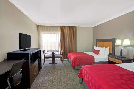 Ramada by Wyndham Los Angeles/Downtown West - 52