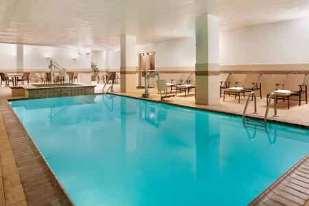 Hilton New Orleans / St. Charles Avenue - 14