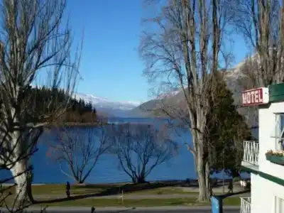 Lakeside - 0