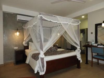 Sapphire Seas Beachfront - 3