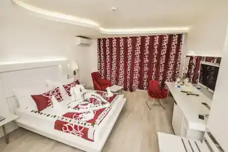 Laguna Beach Alya Resort & Spa - 5