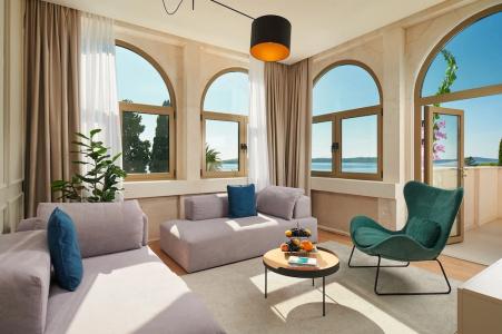 Moeesy, Blue & Green Oasis - new in June 2022 - 62