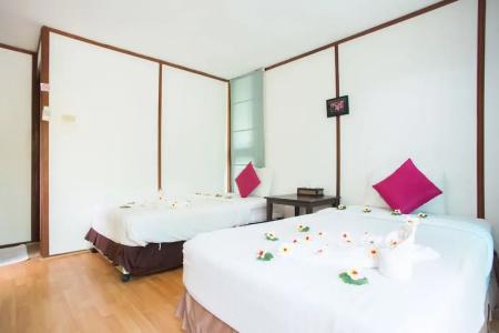 B52 Beach Resort - 24