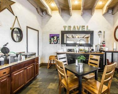 Rodeway Inn & Suites Downtowner-Rte 66 - 13