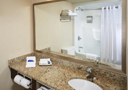 Best Western Plus Guildwood Inn - 9