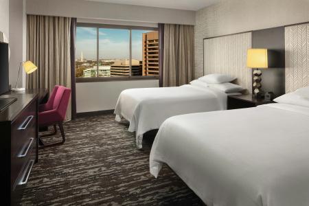 Embassy Suites by Hilton Crystal City National Airport - 3