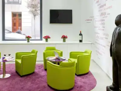 Ibis Styles Madrid Prado - 17