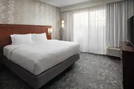 Courtyard by Marriott Phoenix - 42