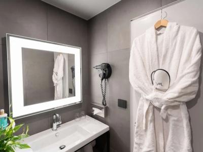 Mercure Angers Lac De Maine - 44