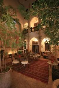 Riad Mur Akush - 23