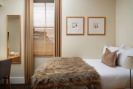 The Resident Kensington - 4