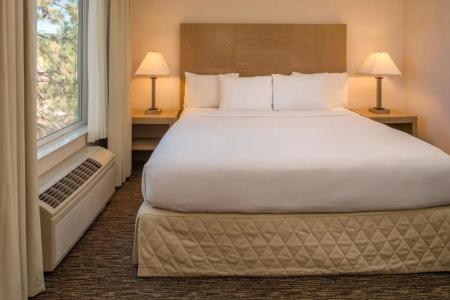 DoubleTree by Hilton - 67