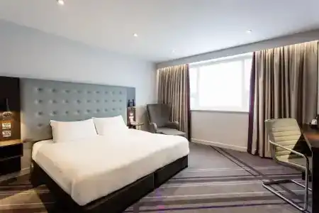 Premier Inn Pacific Quay - 32