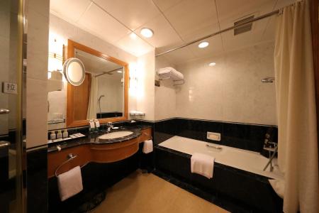 Renaissance Shenzhen Luohu - 8