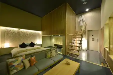 Roppongi S - 1