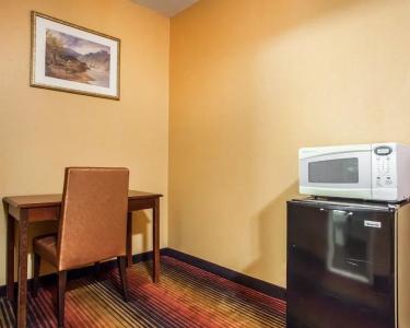 Rodeway Inn near Hoboken - 10