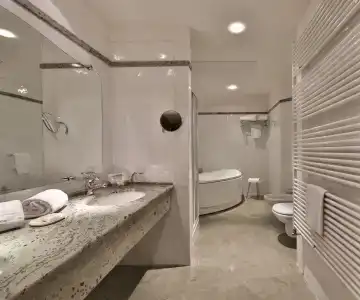 Best Western Globus City - 123