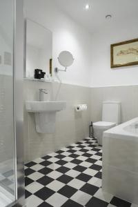 24 Royal Terrace - 69