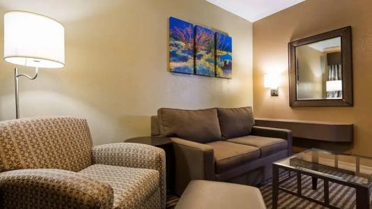 Best Western Royal Sun Inn & Suites - 14