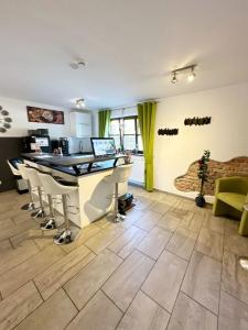 Sunny Straubing - 23