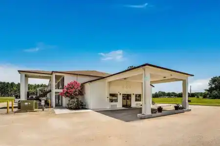 Rodeway Inn - 12