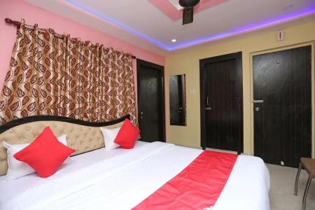 Oyo 22566 Red Velvet Inn - 4