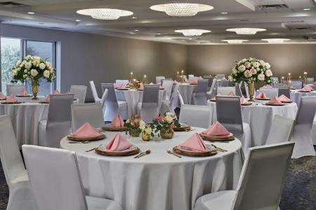 Four Points by Sheraton Downtown - 33
