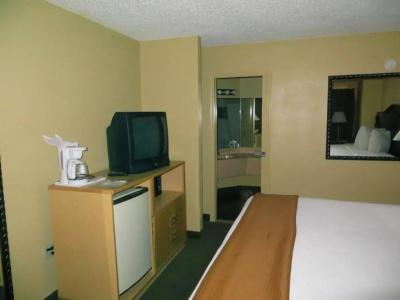 TraveSuites by Wyndham East Gate Orange - 36