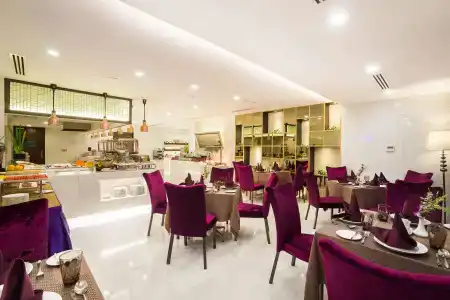 Best Western Chinatown - 27