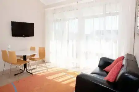 The Avenue - 12