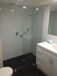 Outrigger Burleigh - 123
