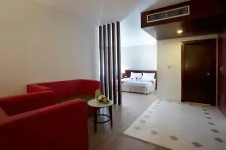 Golden Crown Grand - 46