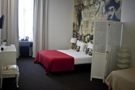 The Art Inn - 62