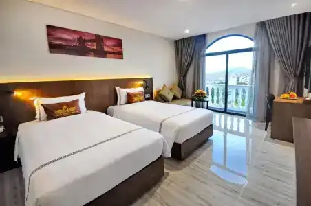 Crown Nguyen Hoang - 40