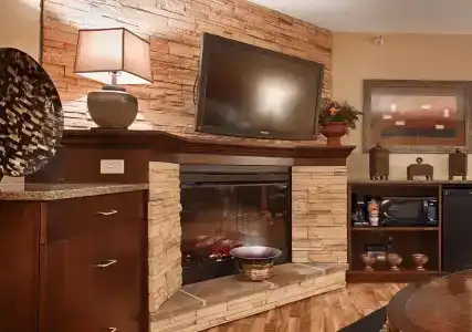Best Western Plus - 37