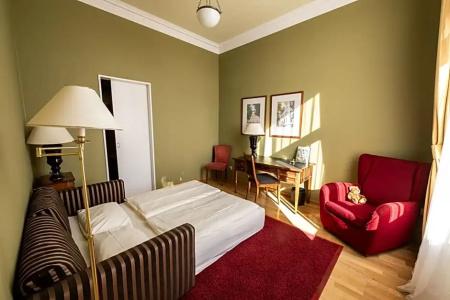 Louisa's Place - 120