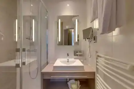 Best Western Hôtel d'Arc - 51