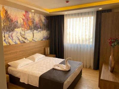 Golden World Suite - 30