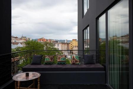 In Gallery & Spa - 77