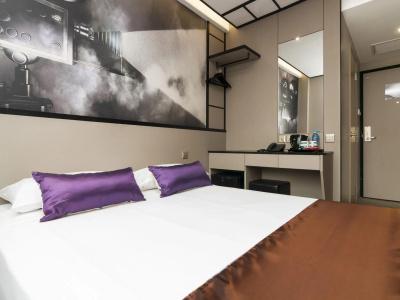 81 Premier Hollywood - SG Clean - 51