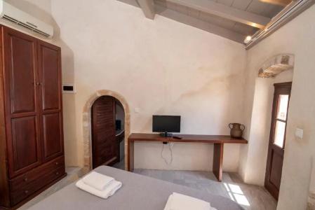 Goulas Traditional Guesthouse - 98