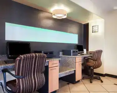 Quality Inn Airport East - 17