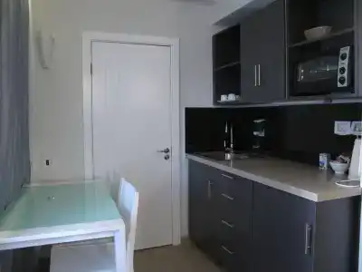 Best Western Regency Suites - 24